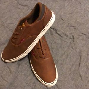 New Men’s Levi’s Shoes